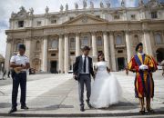 married-couple-at-the-vatican