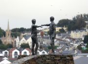 northern-ireland-peace-statue