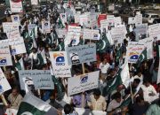 pakistanis-protest-after-blaspehmy-suspension